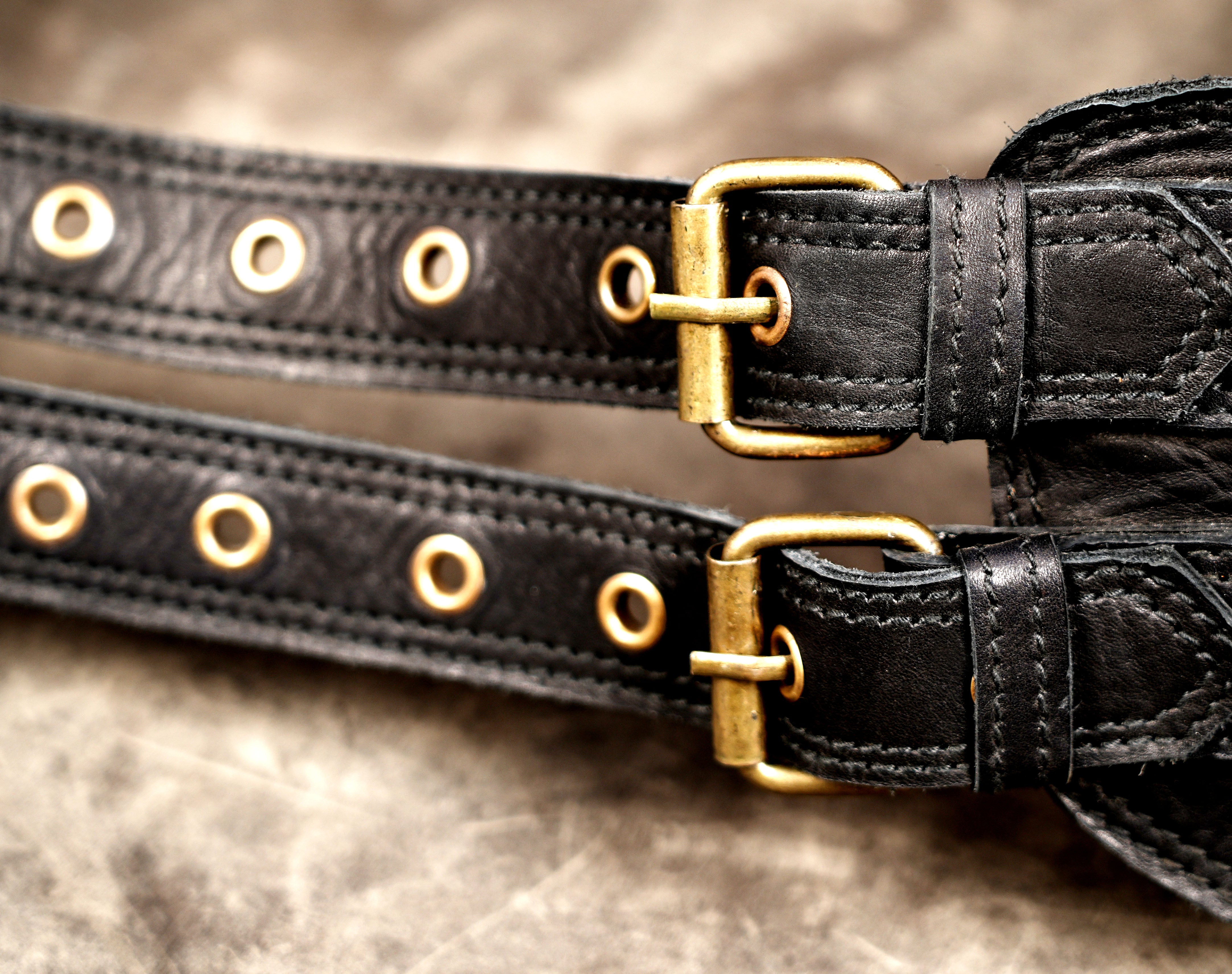 Multi-pouch leather hip belt with adjustable straps