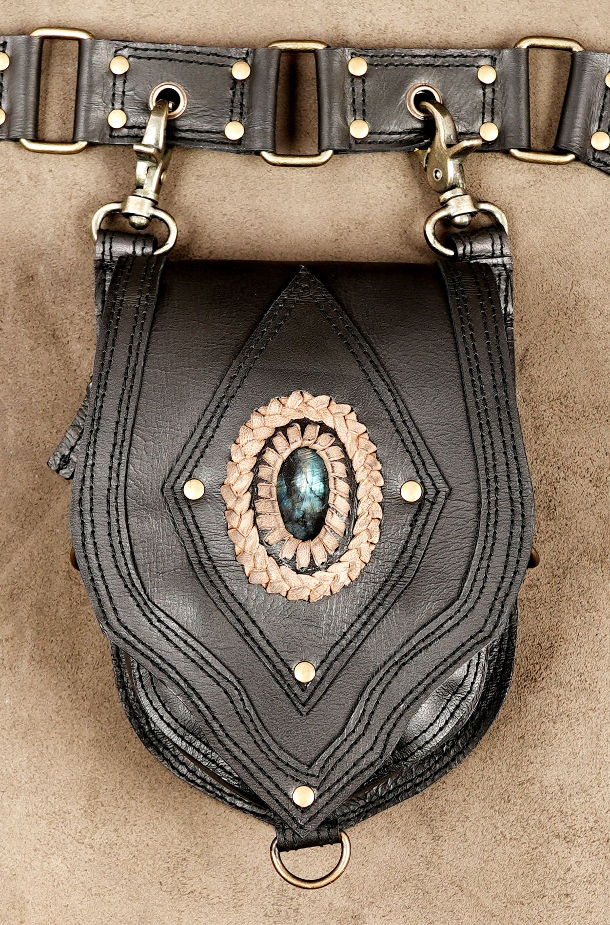 Unisex leather belt bag with two detachable pockets