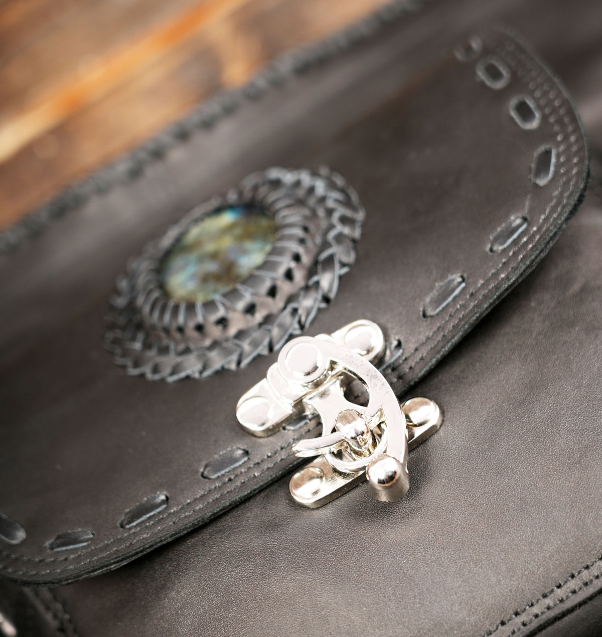 Unisex leather utility belt with pockets and side fringe