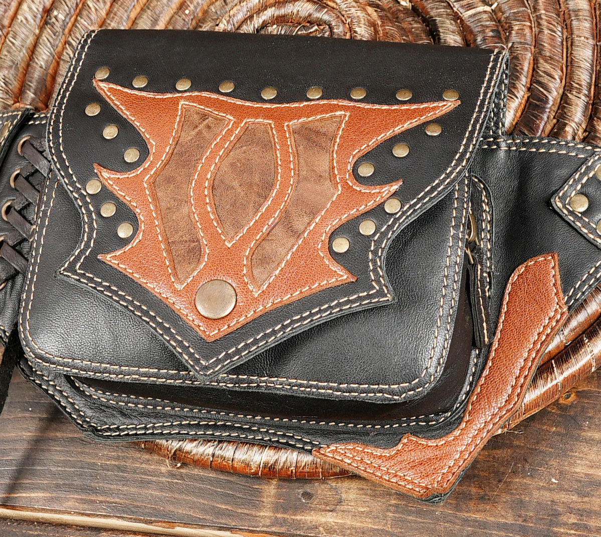 Unisex leather utility belt with secure zipper compartments