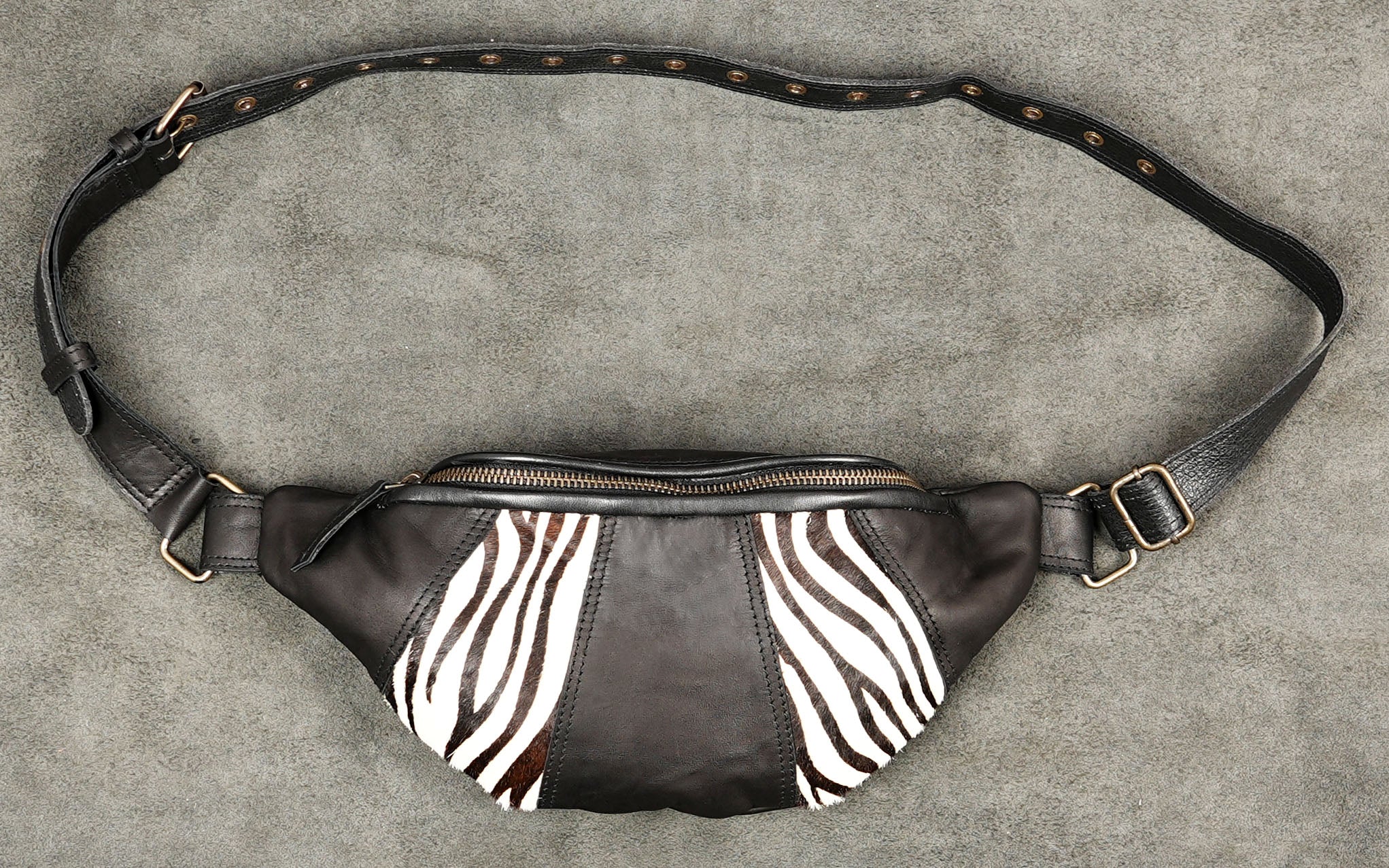 Unisex zebra-print leather shoulder bag with adjustable strap