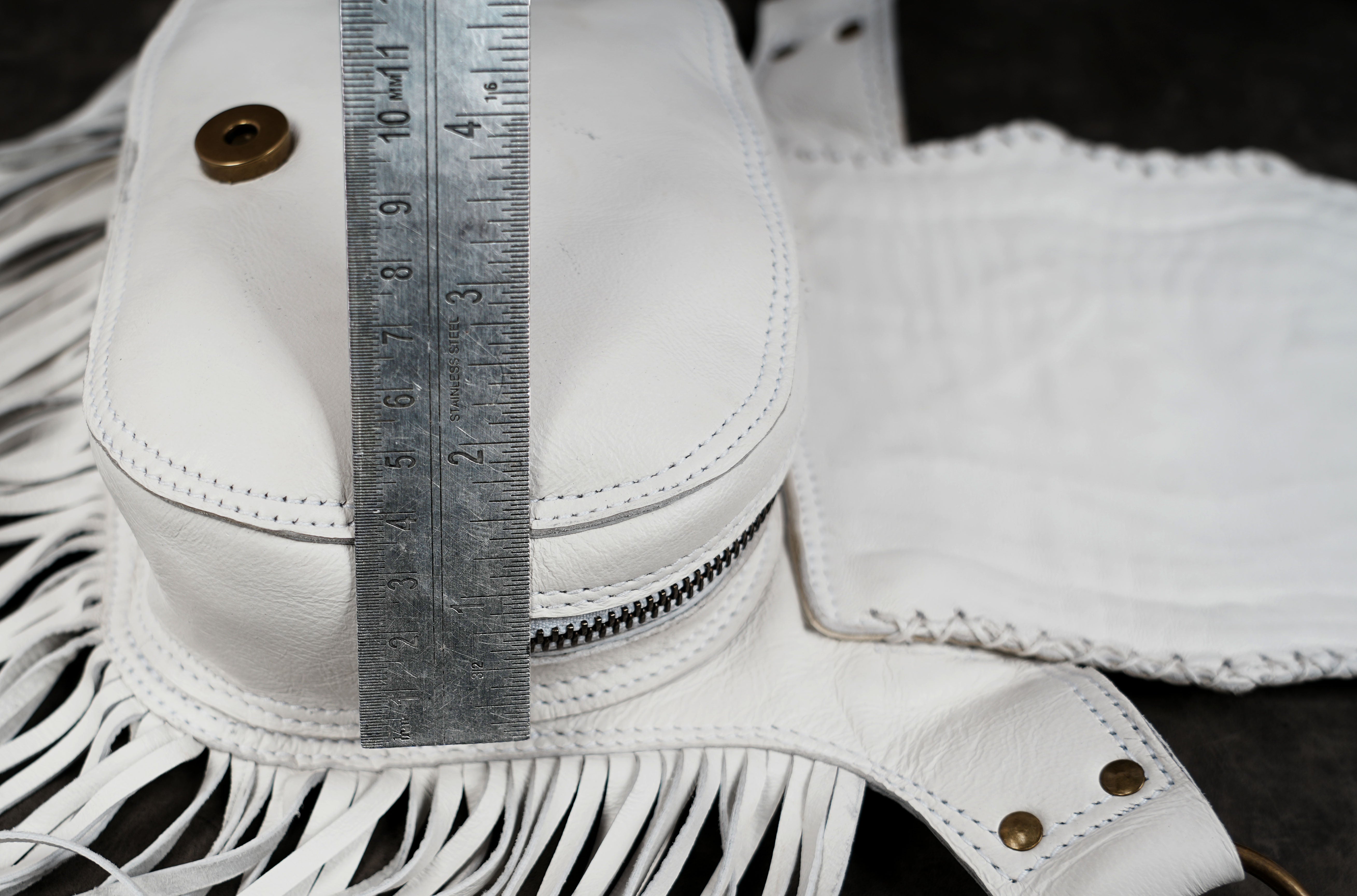 Western-style leather fringe hip bag with adjustable strap